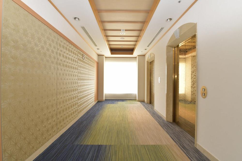 Hotel Port Plaza Chiba Exterior photo A 3D rendering of a hotel corridor