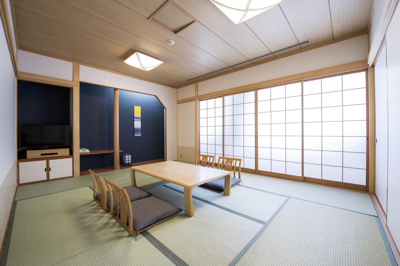 Hotel Port Plaza Chiba Exterior photo A room at the Kyoto International Manga Museum